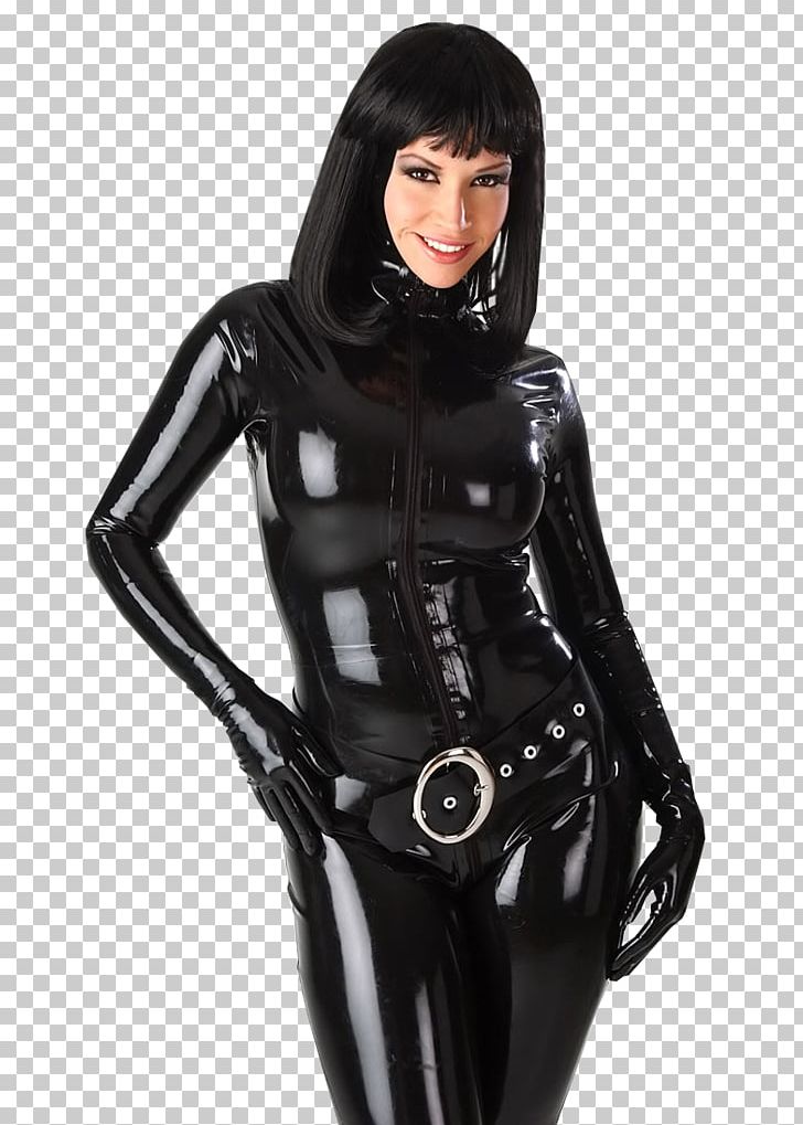 Молодая женщина в черном латексном костюме