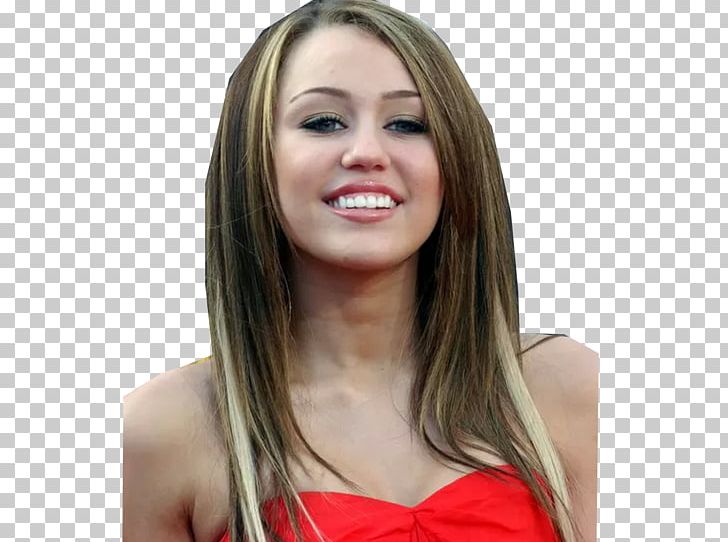 Miley Cyrus' Deep Side-Parted Hairstyle Gives Peak Noughties Vibes