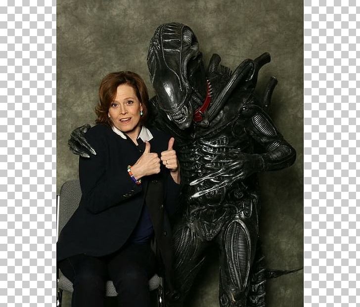 prompthunt: sigourney weaver as amanda ripley in the playstation 4